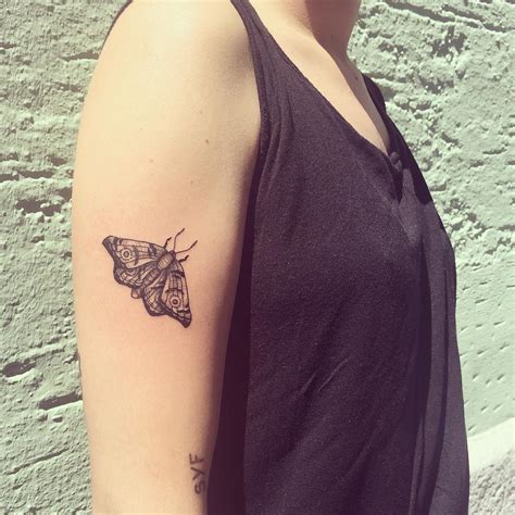 Moth Tattoos: What They Mean And Tattoo Ideas – Self Tattoo